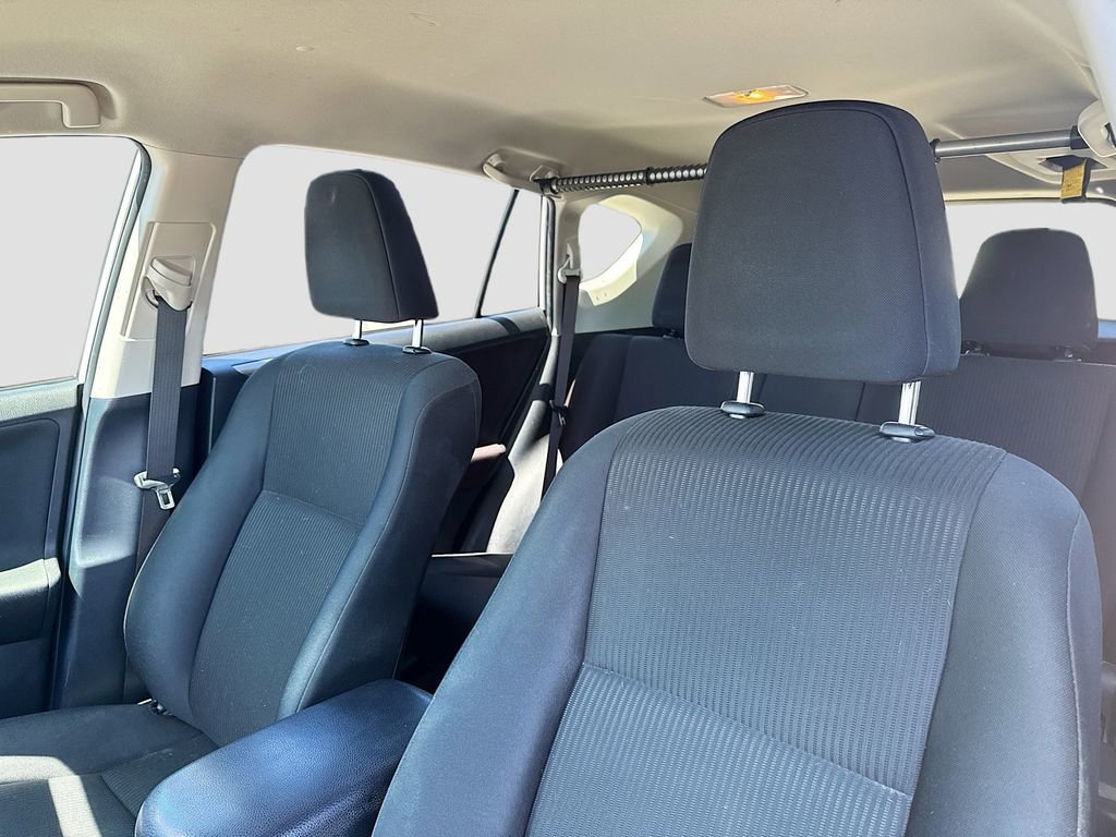 Used 2018 Toyota RAV4 LE image 12