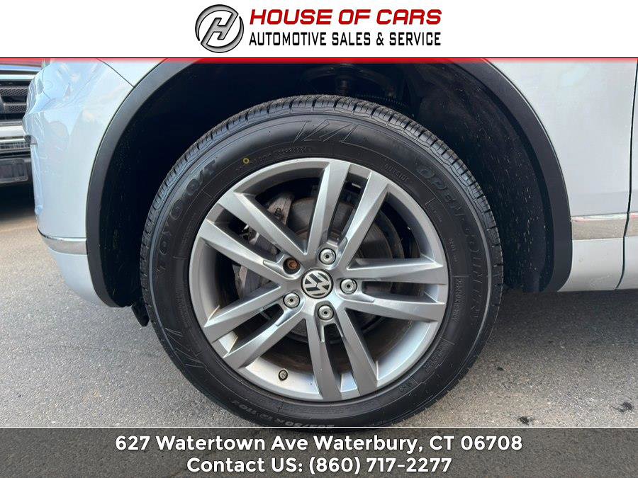 Used 2016 Volkswagen Touareg Sport AWD/4WD image 59