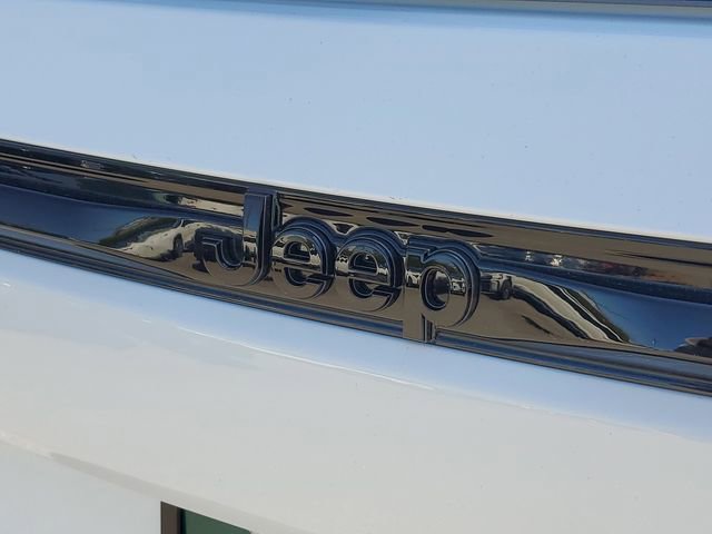 New 2026 Jeep Grand Cherokee Summit image 8