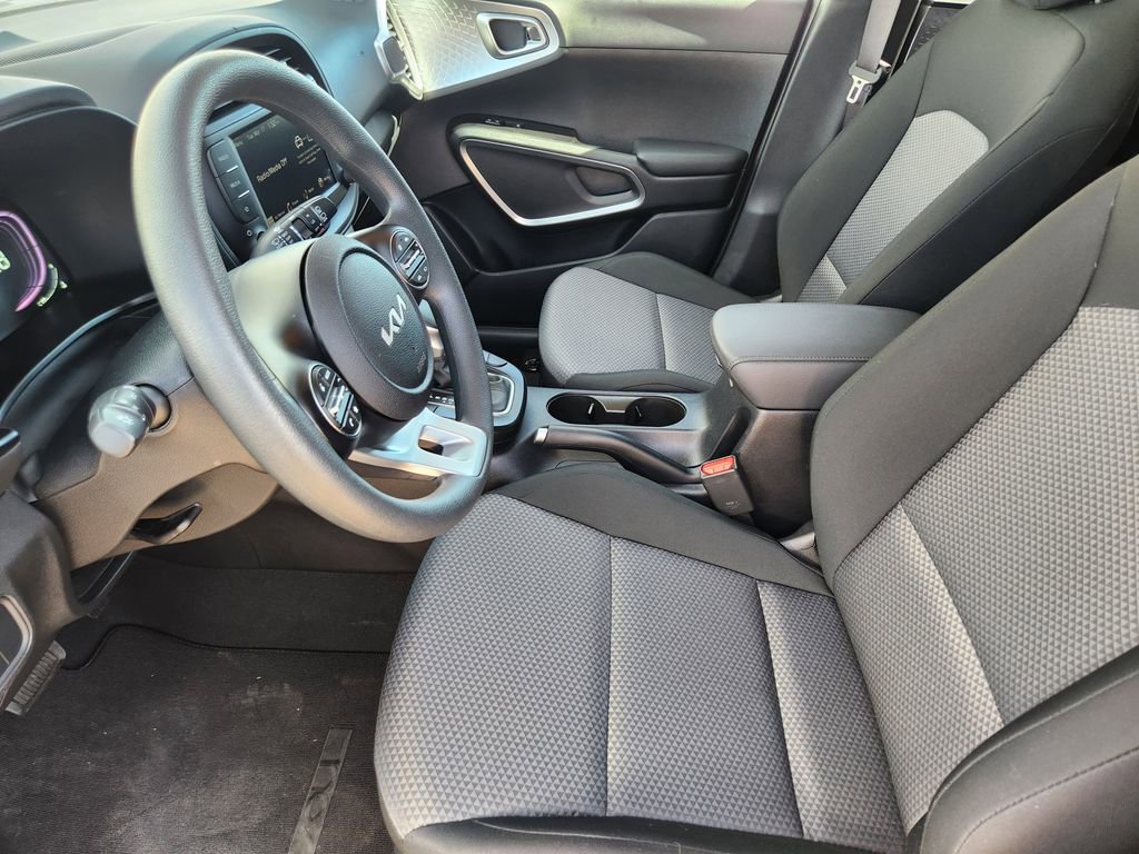 Certified 2025 Kia Soul LX image 12