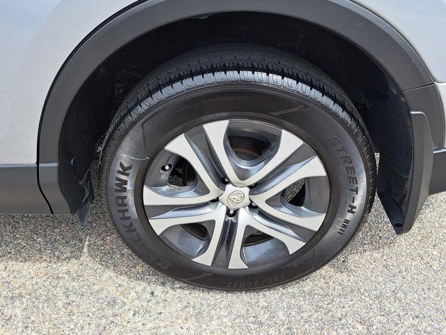 Used 2018 Toyota RAV4 LE w/ All Weather Liner Package AWD/4WD image 29