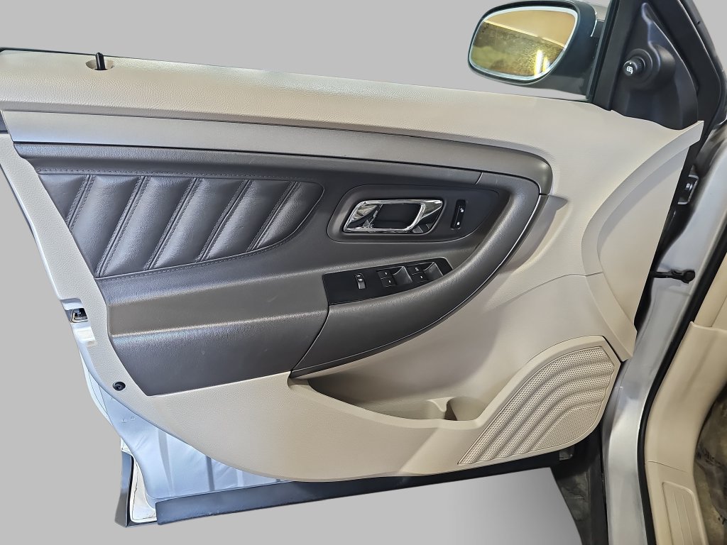 Used 2012 Ford Taurus SE FWD image 28