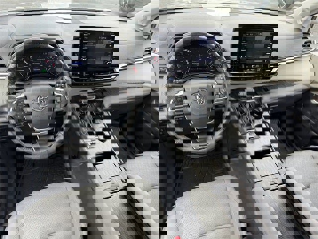 Certified 2024 Toyota Sienna Limited image 11