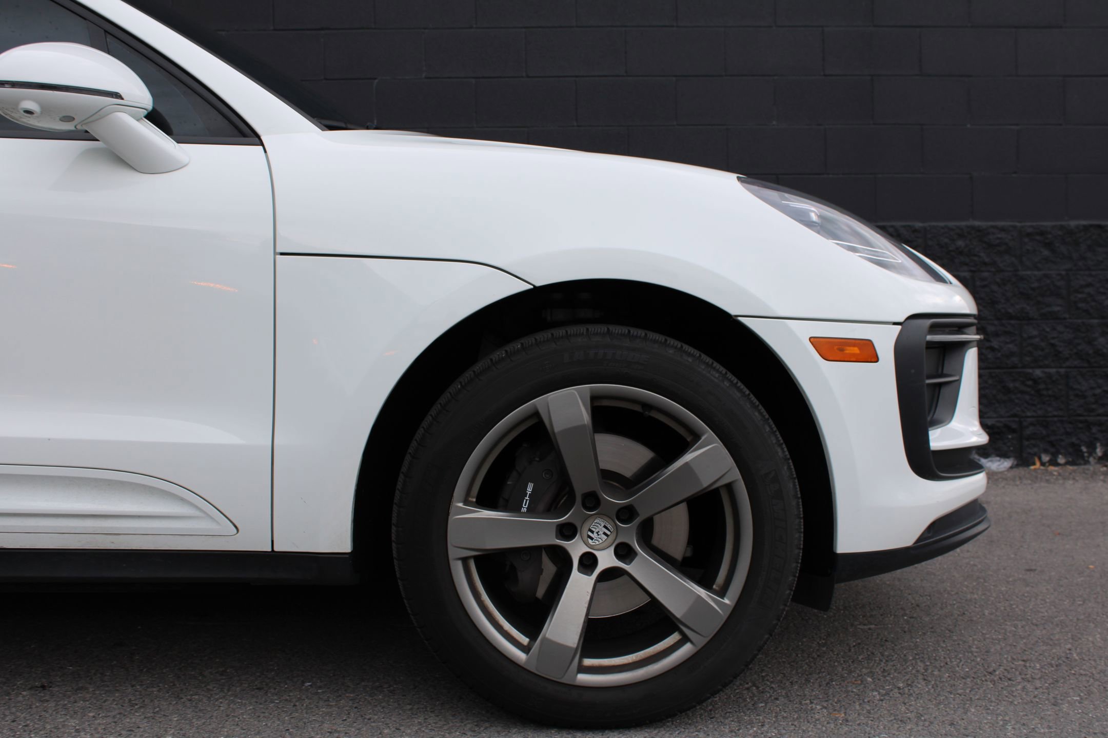 Certified 2023 Porsche Macan image 12