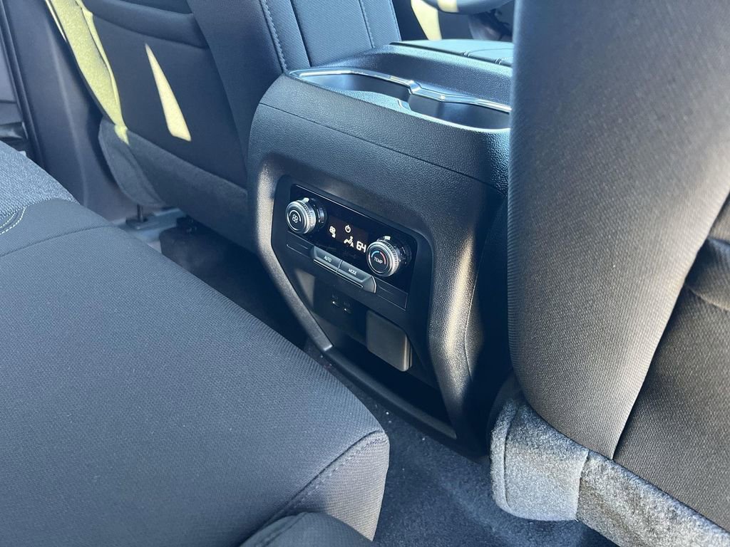 New 2026 GMC Acadia Elevation image 28