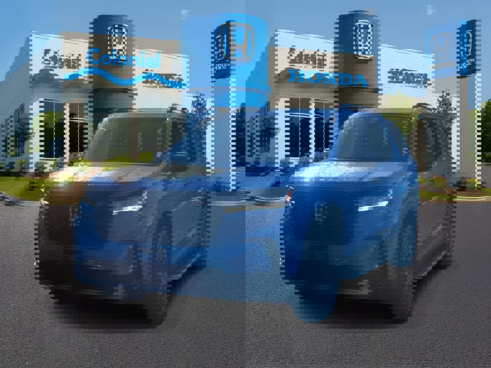 Used 2025 Honda Pilot TrailSport image 2