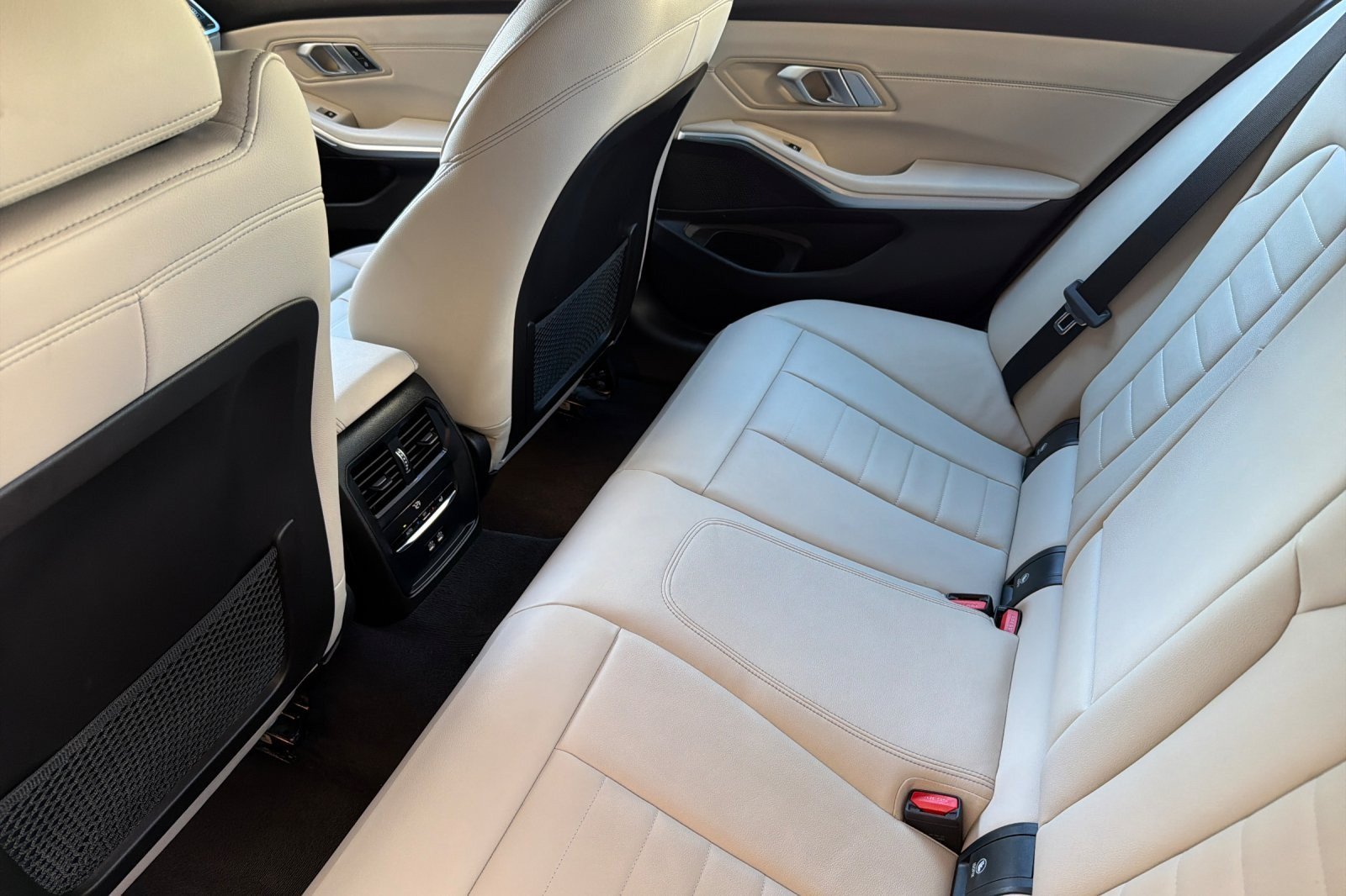 Used 2023 BMW 330e w/ Premium Package RWD image 11