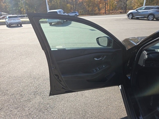 Used 2023 Honda Accord LX image 9