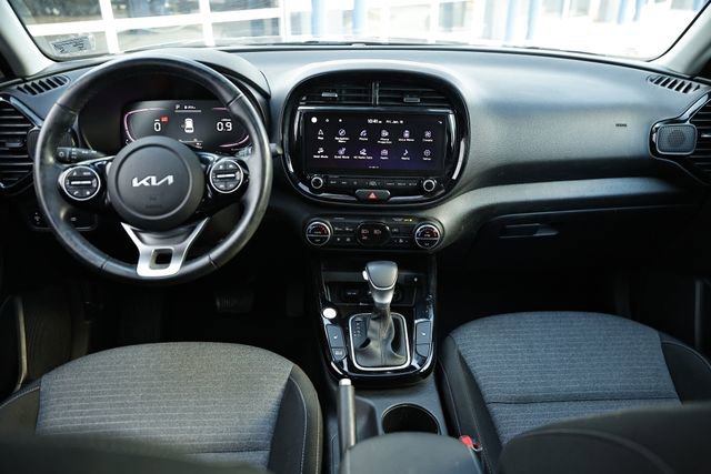 Used 2023 Kia Soul EX image 25