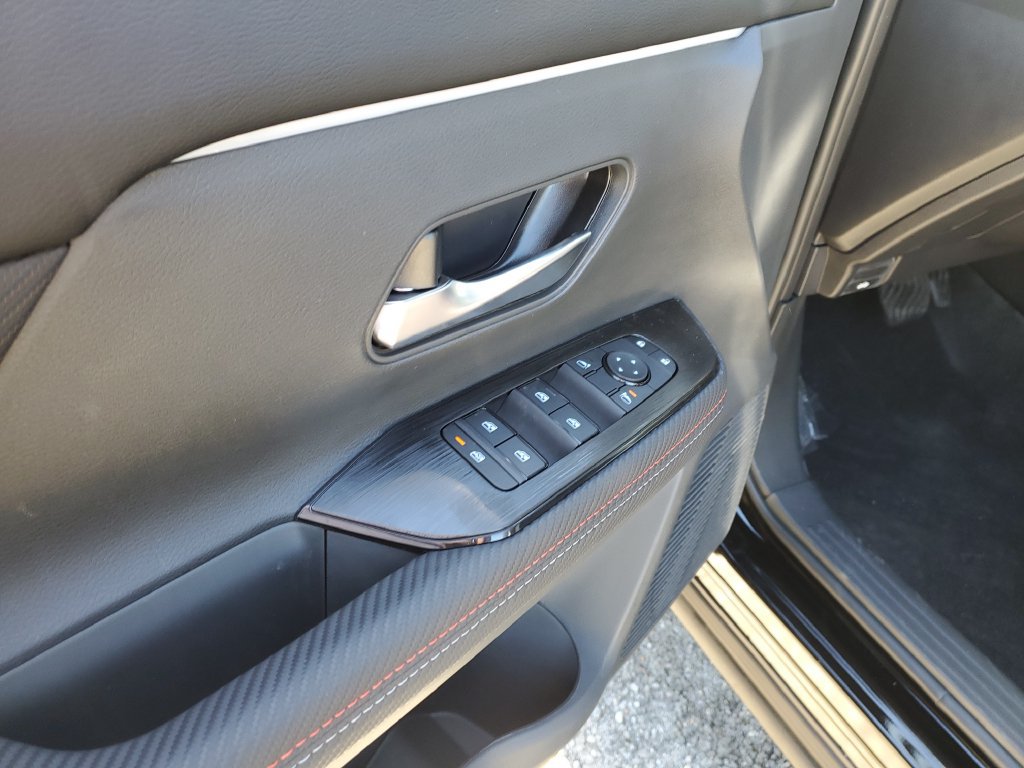 New 2027 Nissan Kicks SR w/ SR Premium Package FWD image 17