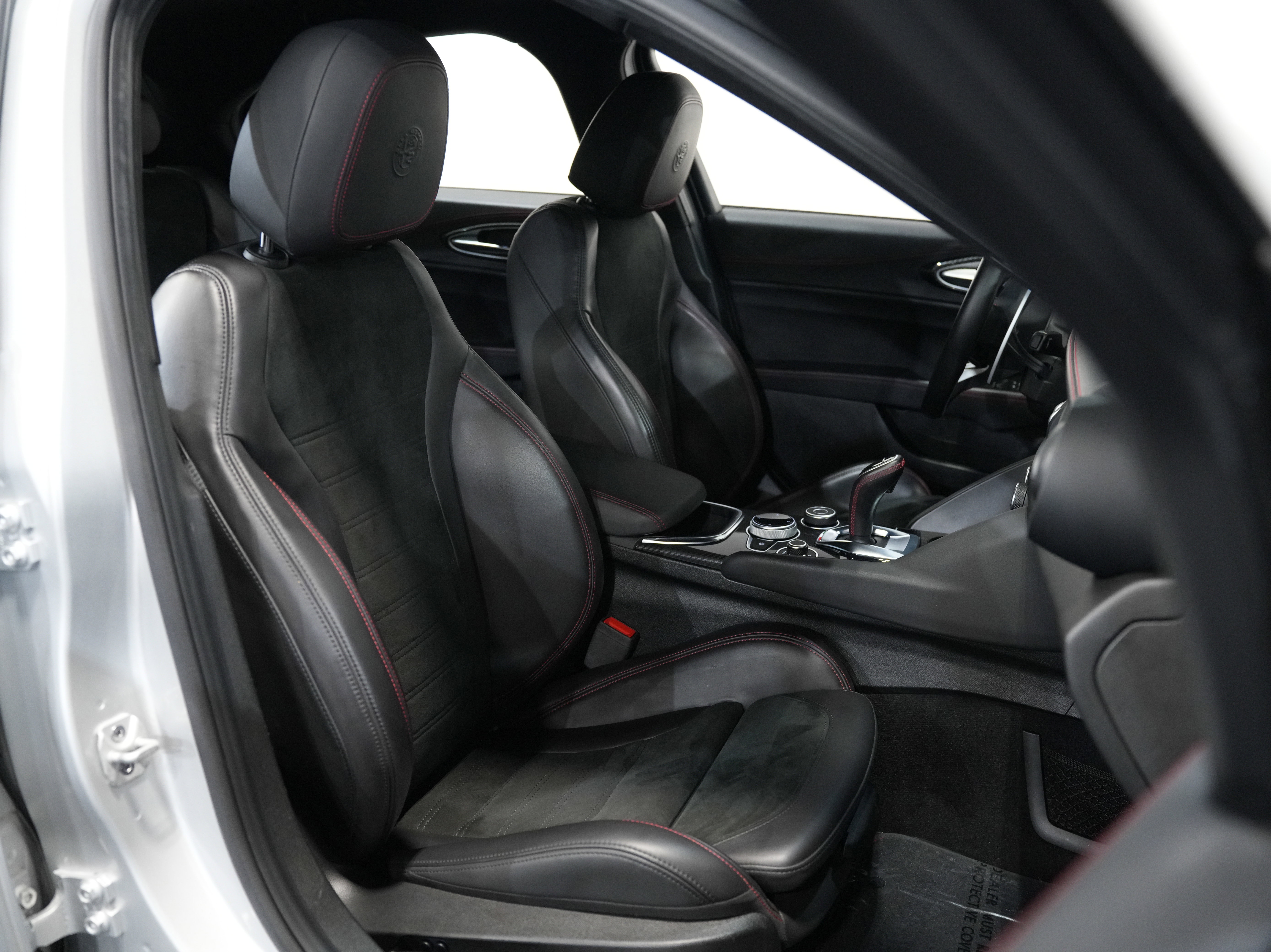 Used 2020 Alfa Romeo Giulia Quadrifoglio w/ Nero Edizione image 35