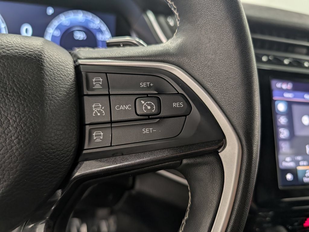 Used 2022 Jeep Grand Cherokee Altitude AWD/4WD image 18