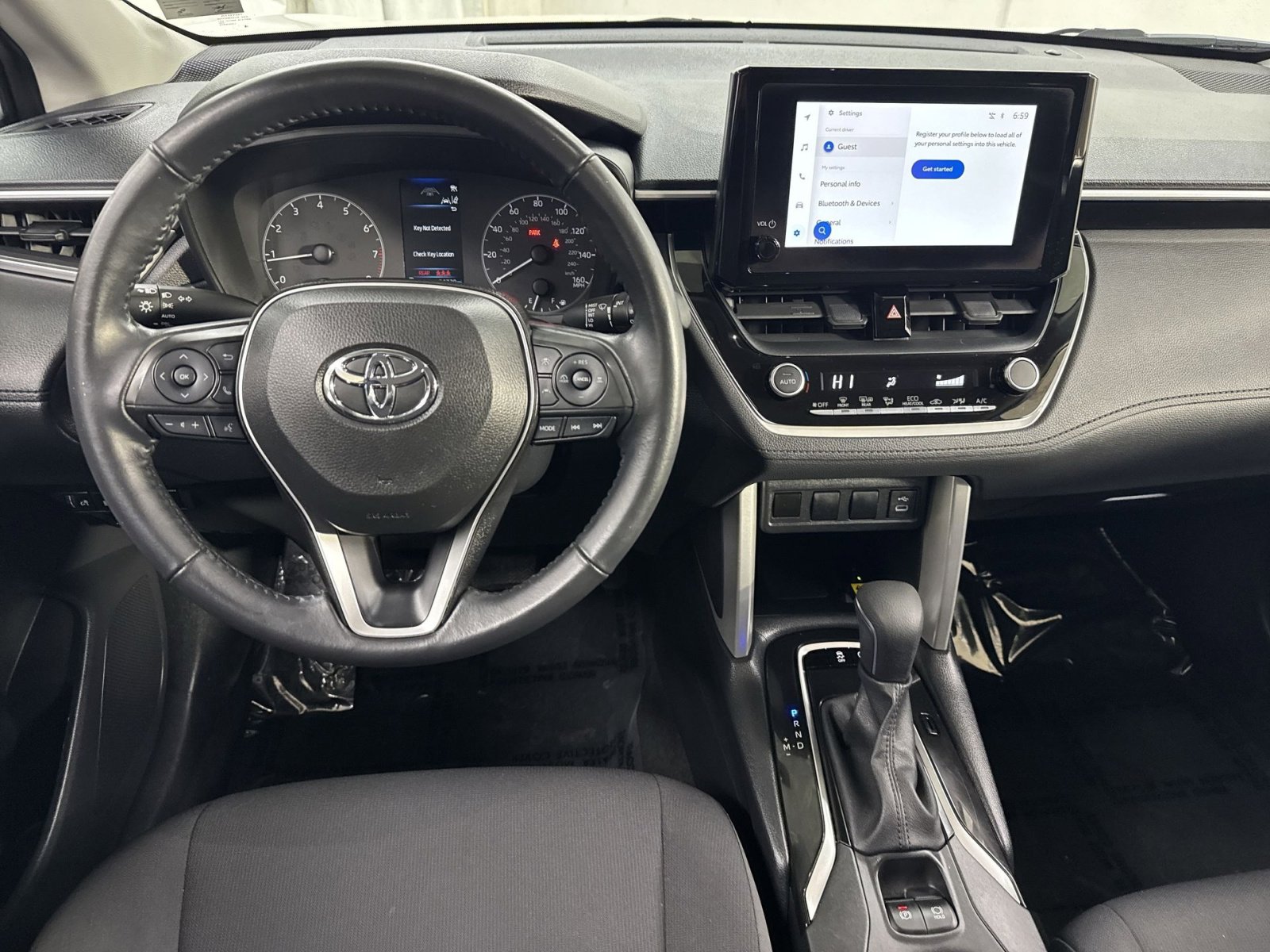 Used 2023 Toyota Corolla Cross LE image 27