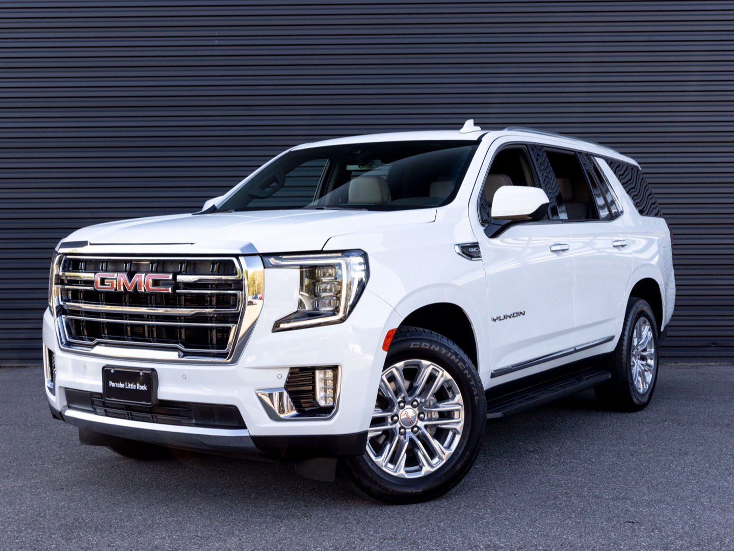 Used 2021 GMC Yukon SLT RWD image 1