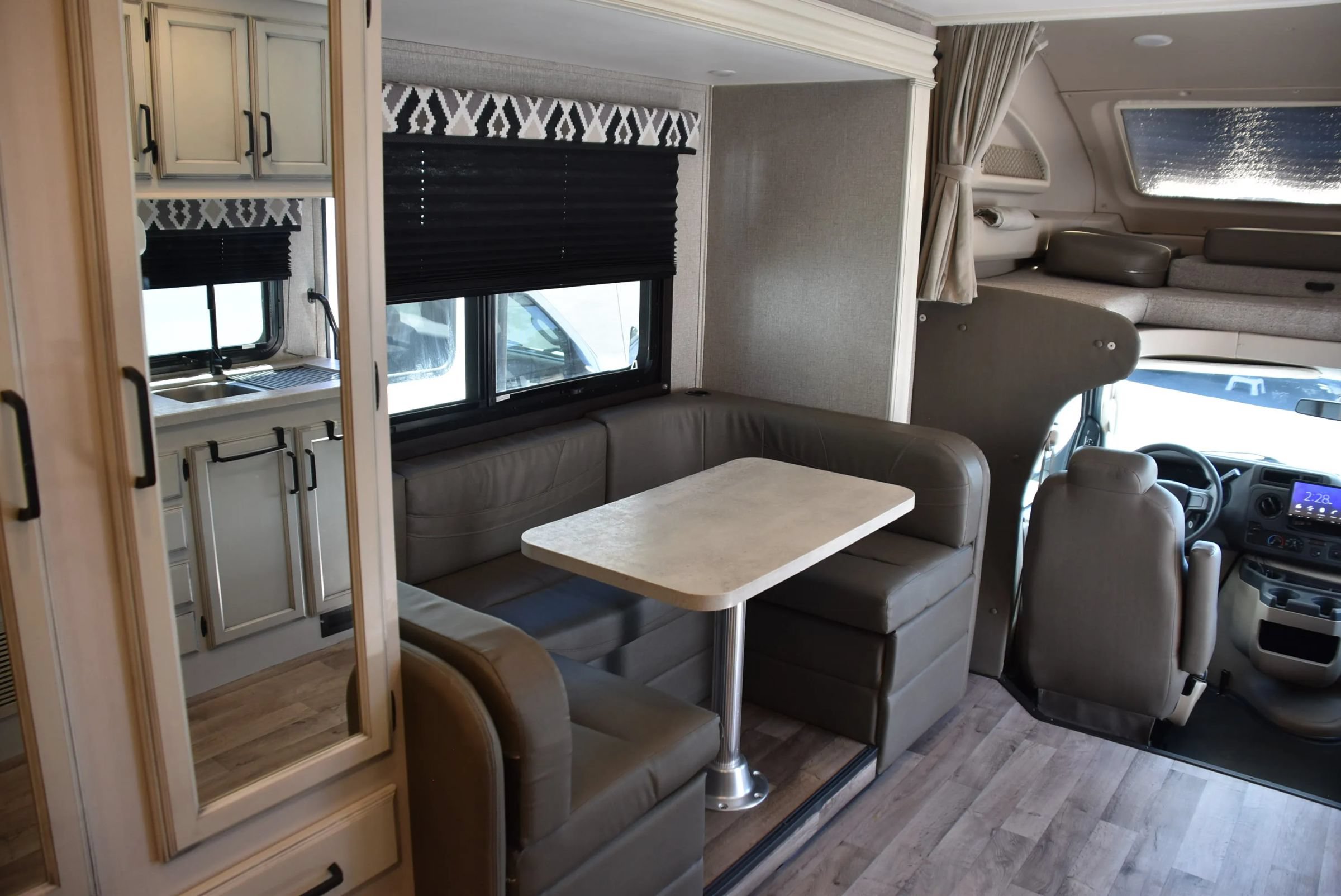 Used 2021 Ford E-450 and Econoline 450 Super Duty w/ Motorhome Prep Package RWD image 17