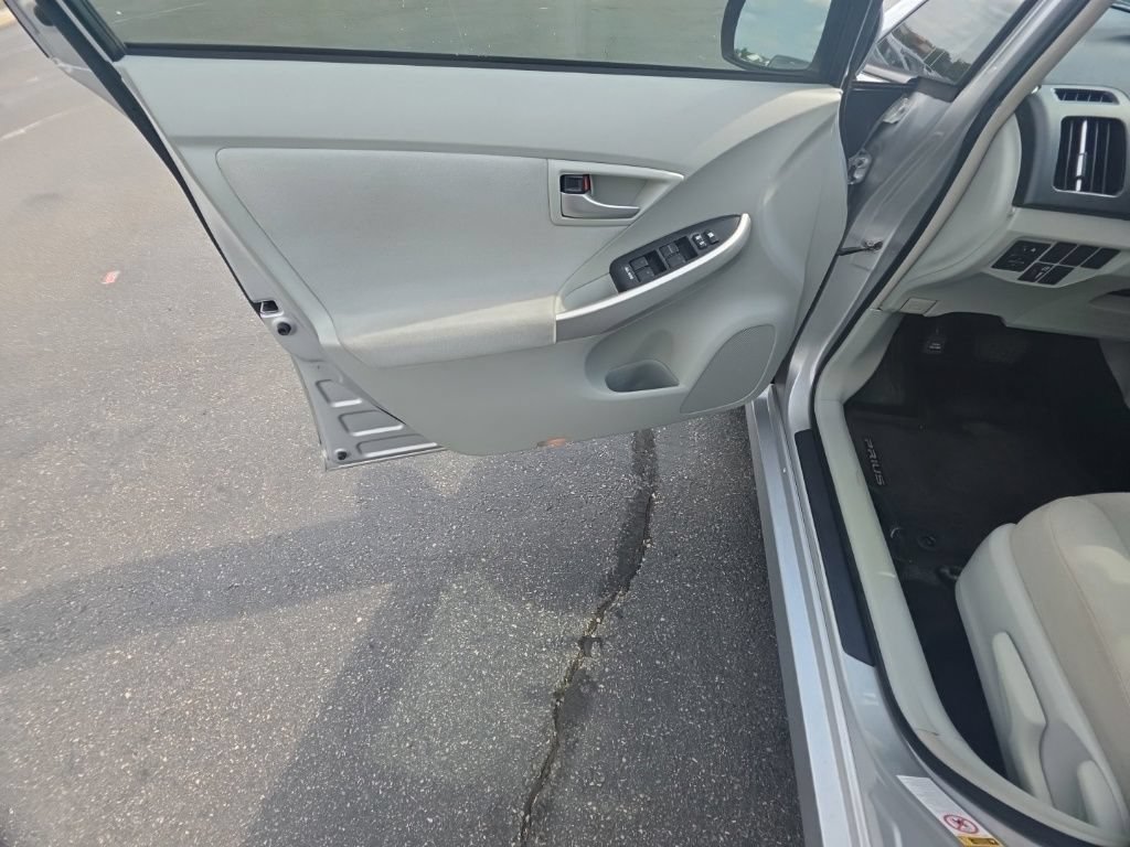 Used 2015 Toyota Prius Three FWD image 13