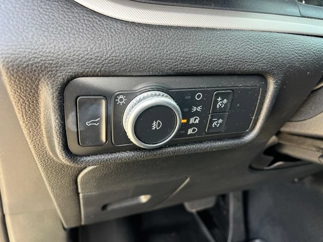 Used 2022 Ford Explorer XLT w/ Equipment Group 202A RWD image 16