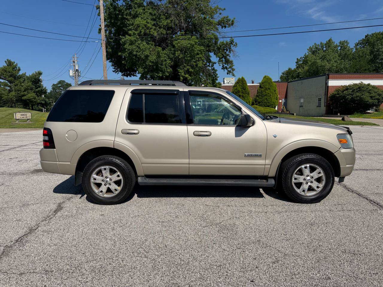 Used 2007 Ford Explorer XLT AWD/4WD image 4