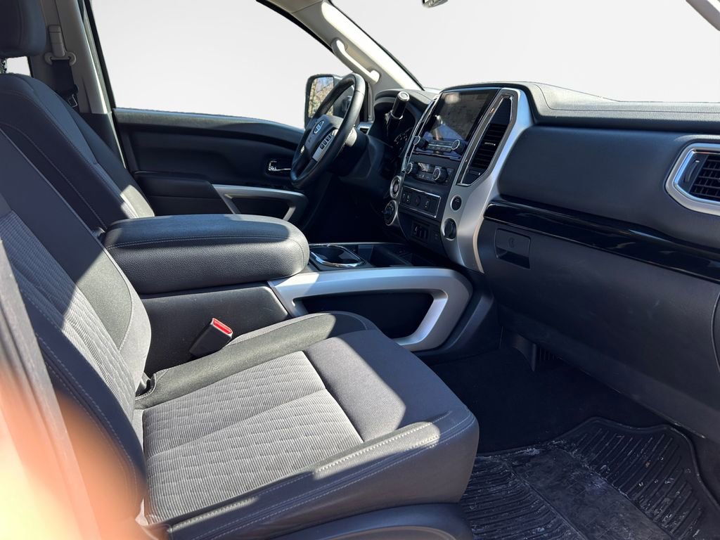 Used 2020 Nissan Titan SV w/ SV Convenience Package image 30