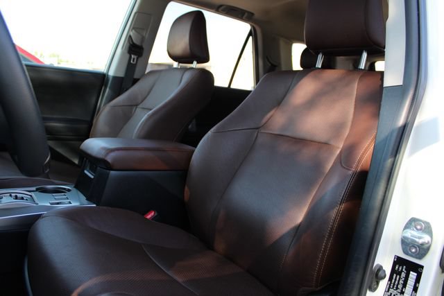 Used 2022 Toyota 4Runner Limited AWD/4WD image 23
