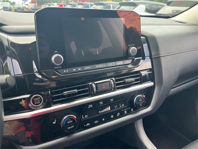 Used 2022 Nissan Pathfinder SV image 19