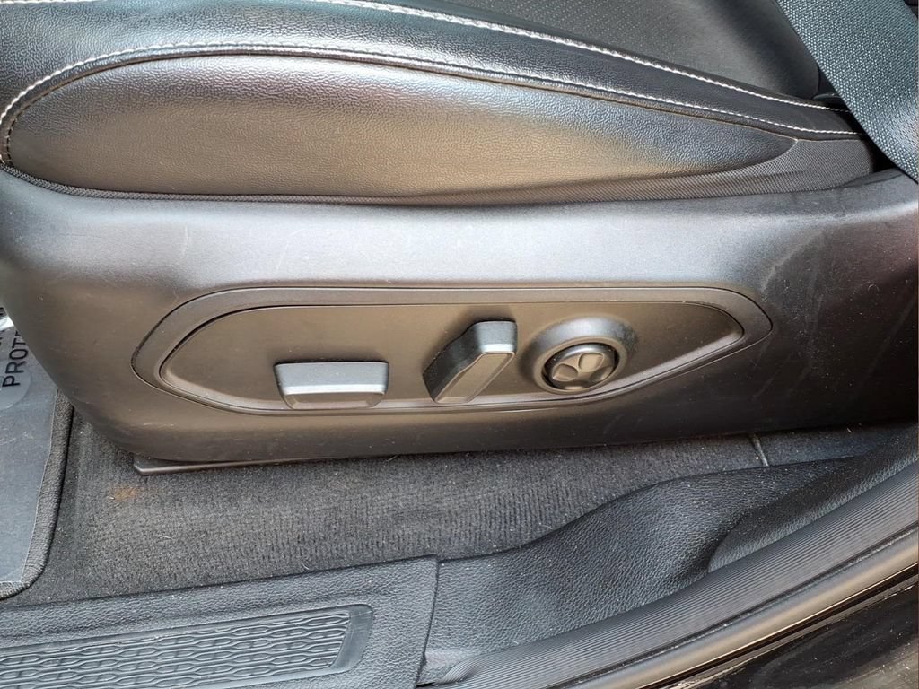 Used 2025 Jeep Grand Cherokee Altitude AWD/4WD image 18