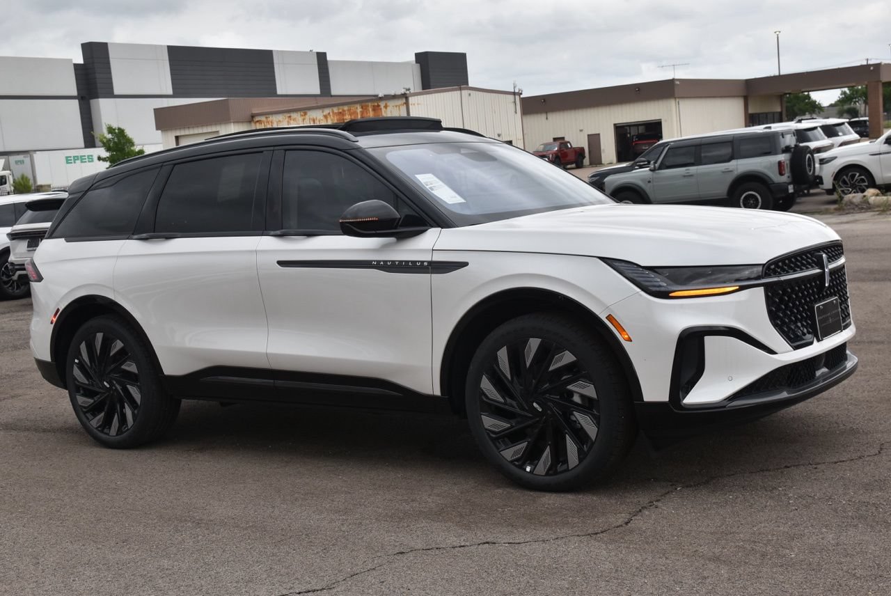 New 2026 Lincoln Nautilus Reserve AWD/4WD image 11