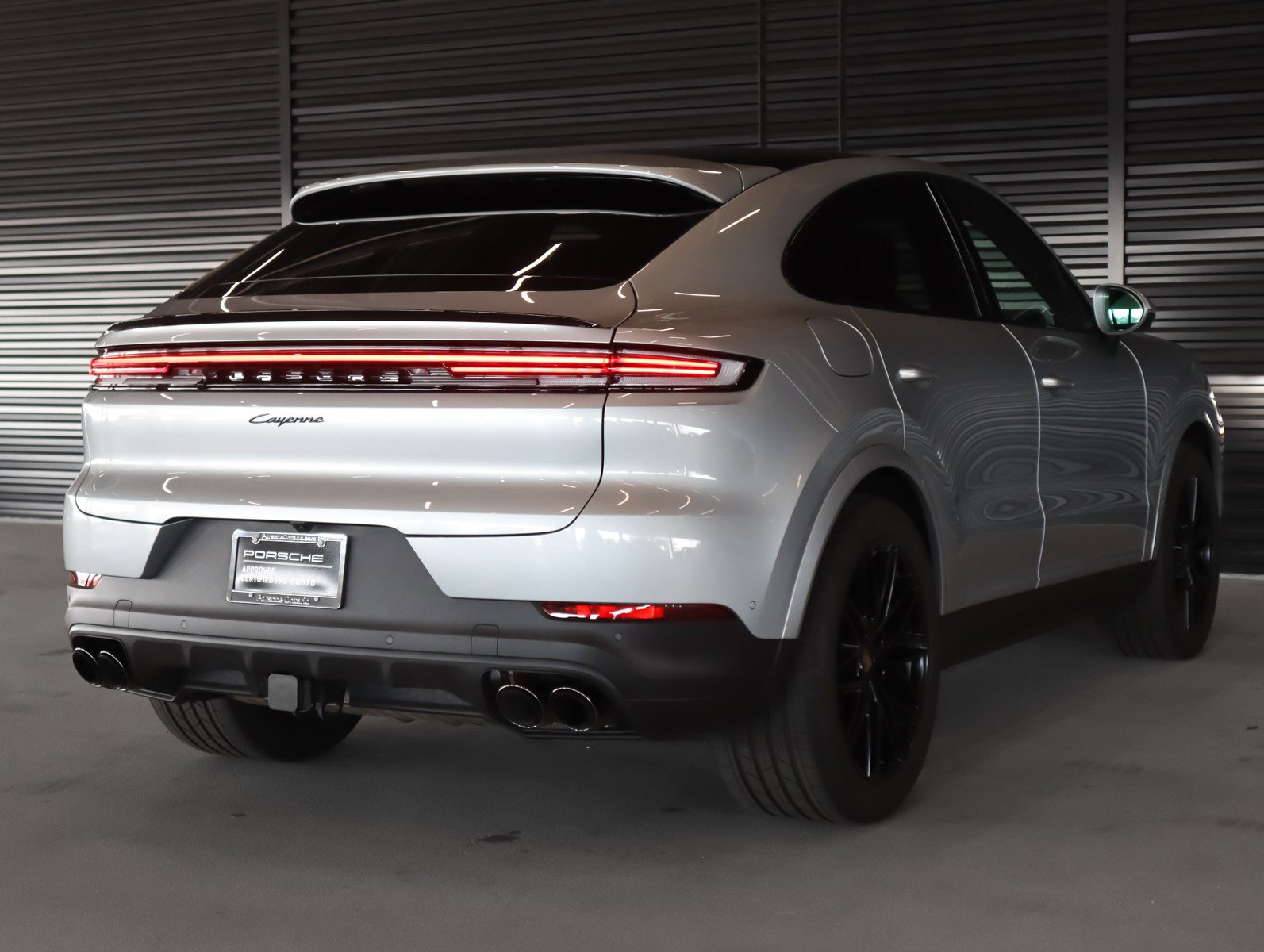 Certified 2025 Porsche Cayenne Coupe image 10
