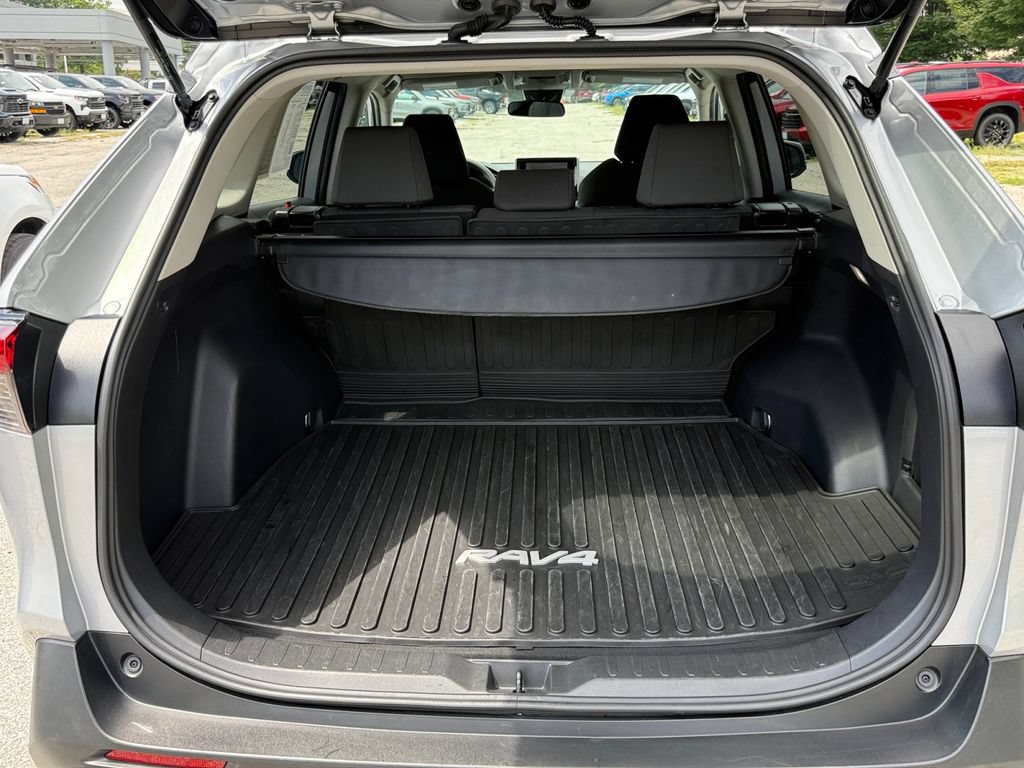Used 2024 Toyota RAV4 XLE AWD/4WD image 23