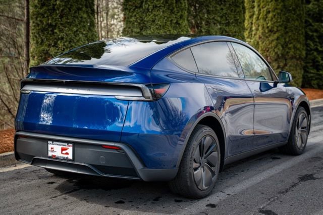 Used 2026 Tesla Model Y Long Range image 16