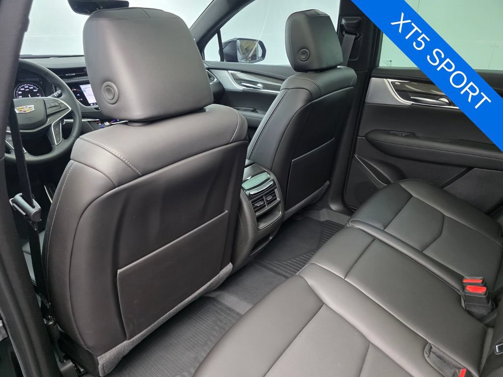 Used 2024 Cadillac XT5 Sportv w/ Technology Package AWD/4WD image 15