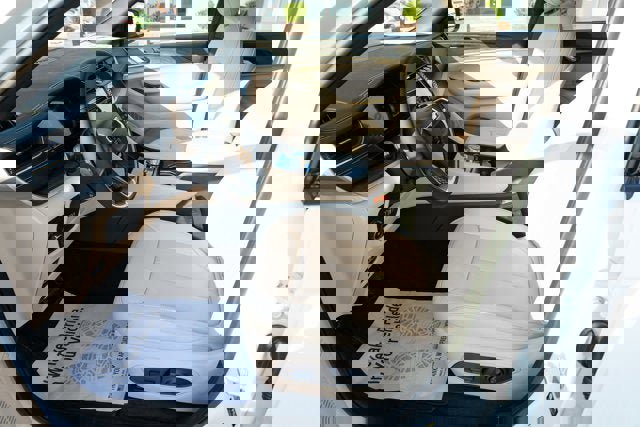 New 2025 Jeep Grand Cherokee L Limited w/ Luxury Tech Group II image 16