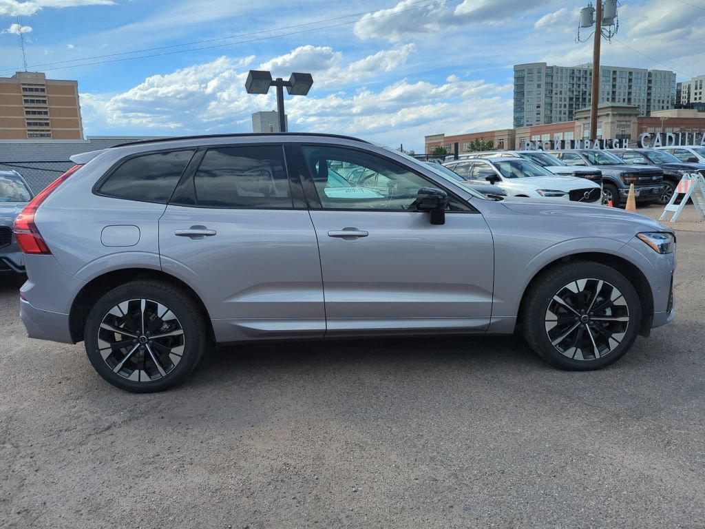 Used 2026 Volvo XC60 B5 Plus AWD/4WD image 8