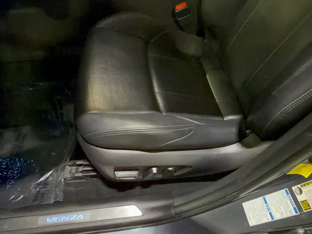 Used 2021 Toyota Venza Limited w/ Carpet Mat Package (TMS) AWD/4WD image 16