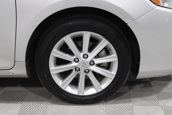 Used 2013 Toyota Camry XLE w/ Leather Pkg FWD image 42
