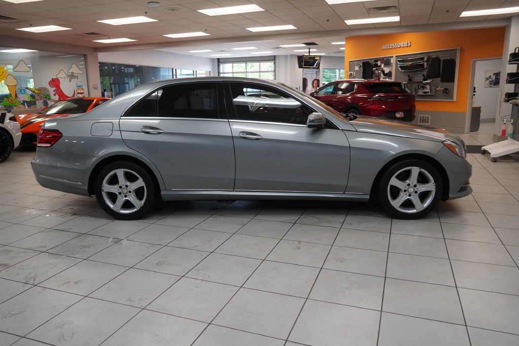 Used 2014 Mercedes-Benz E 350 4MATIC Sedan w/ Premium 1 Package image 7