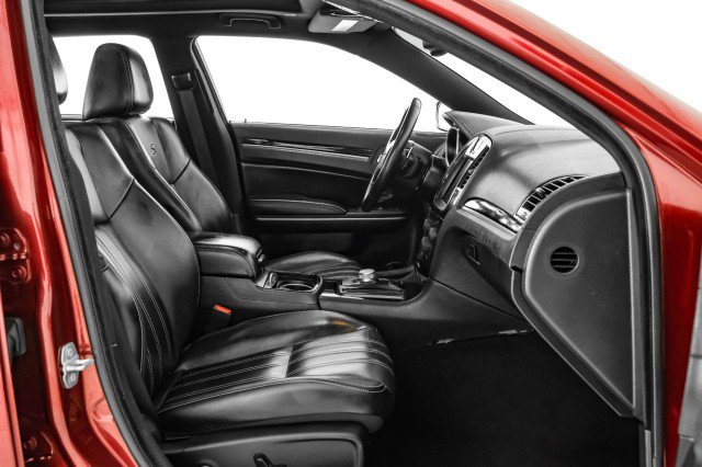 Used 2022 Chrysler 300 S image 32