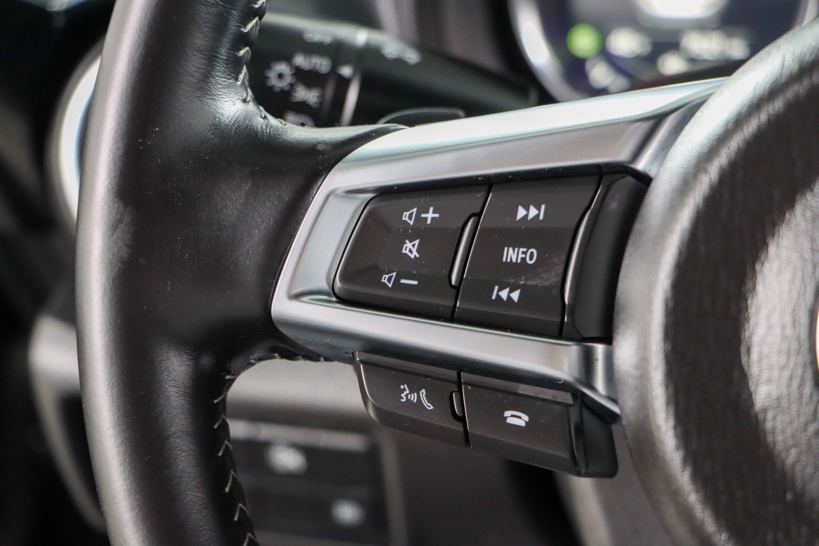 Used 2025 MAZDA MX-5 Miata RF Grand Touring image 13