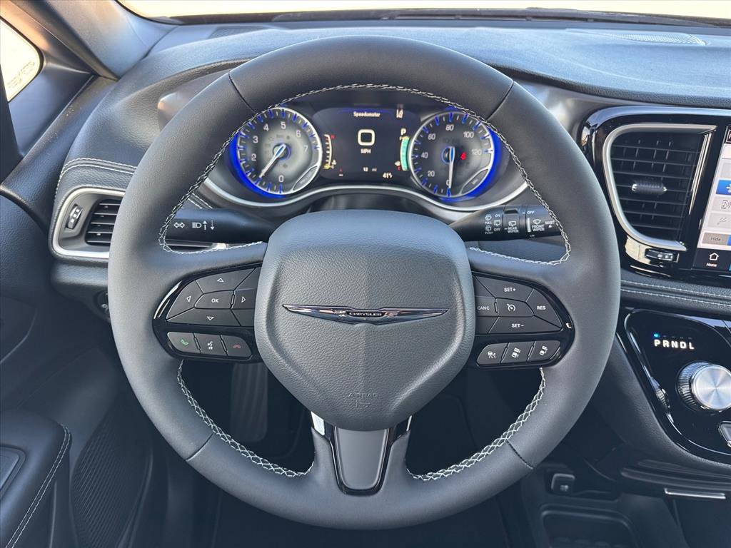 New 2026 Chrysler Pacifica Select w/ S Appearance Package AWD/4WD image 13
