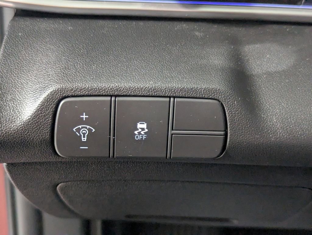 Used 2024 Hyundai Elantra SEL image 15