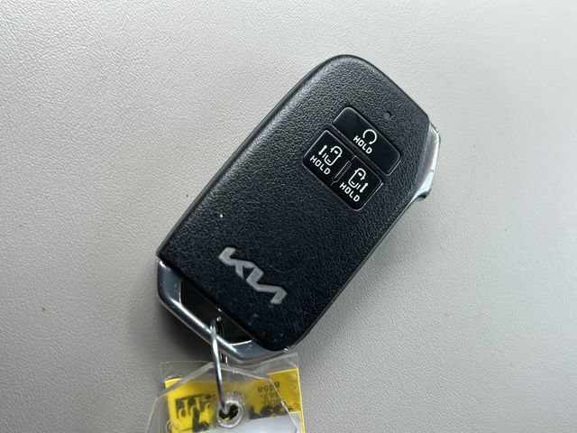 Used 2024 Kia Carnival EX FWD image 26
