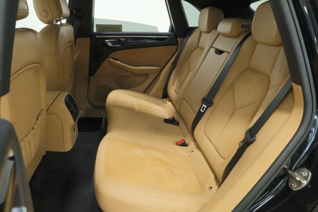 Used 2018 Porsche Macan image 34
