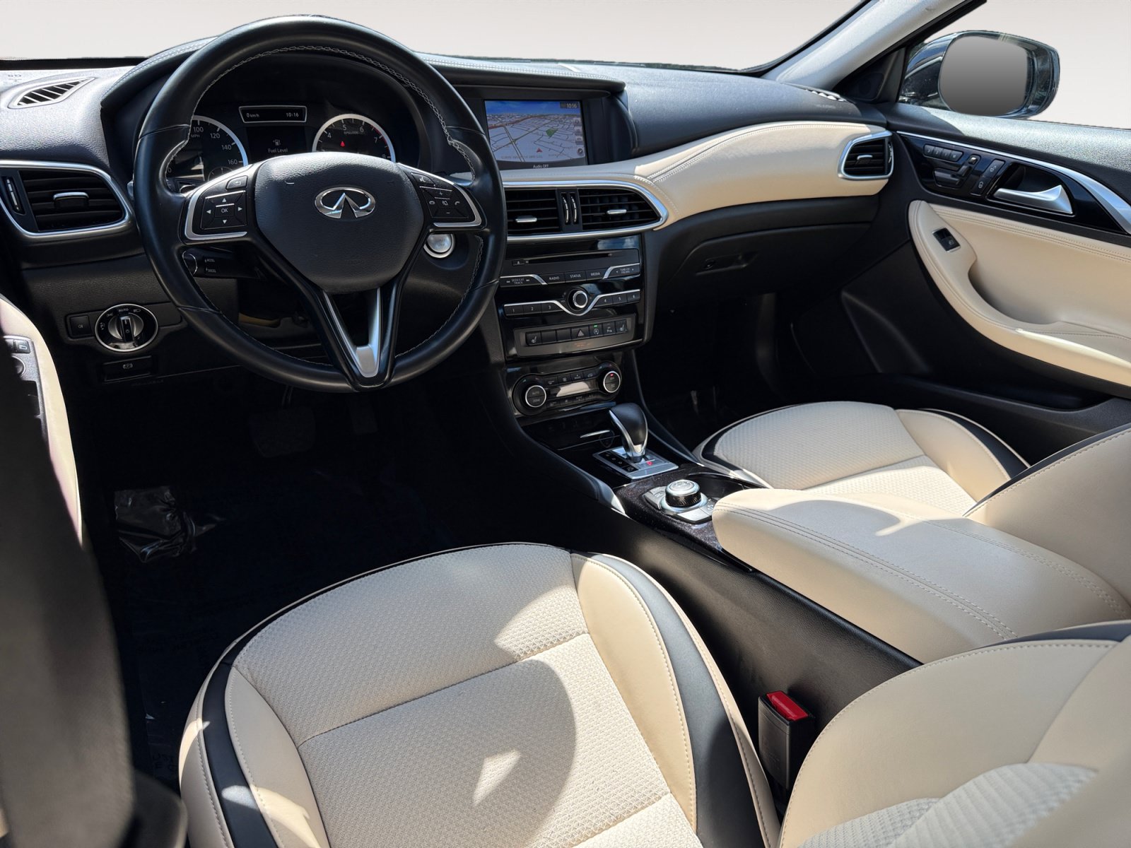 Used 2019 INFINITI QX30 AWD w/ Navigation Package image 15