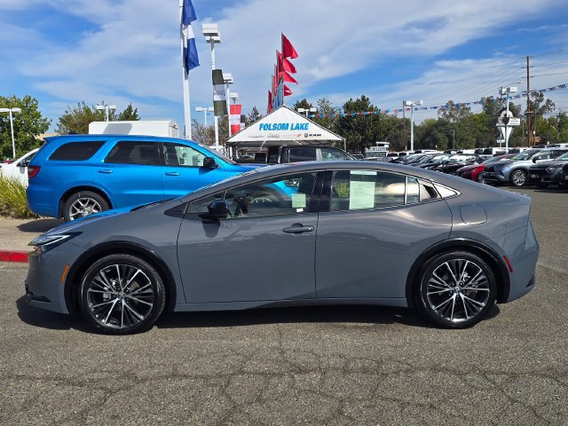 Used 2026 Toyota Prius XLE FWD image 8