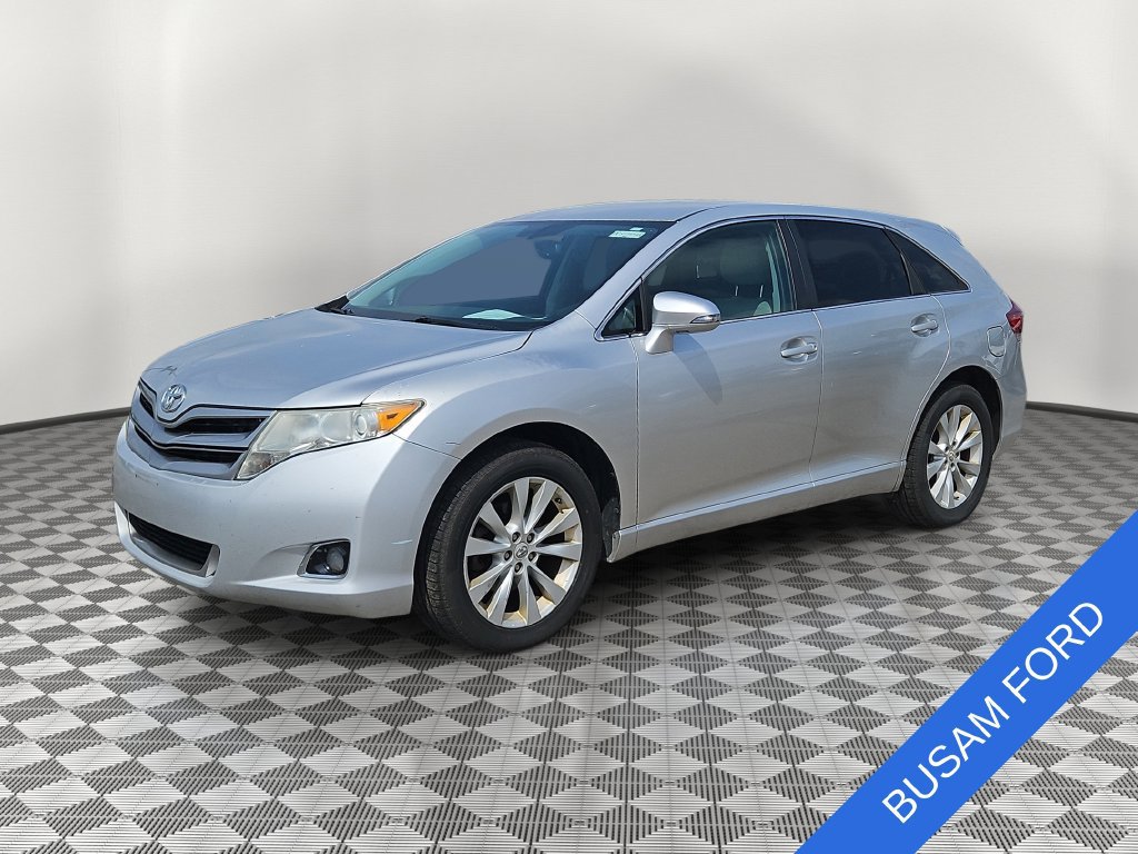 Used 2013 Toyota Venza LE FWD image 2