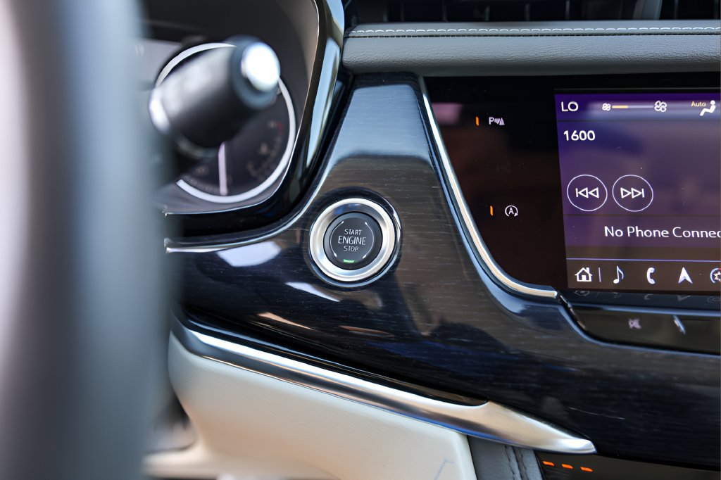 Certified 2025 Cadillac XT6 Premium Luxury FWD image 18
