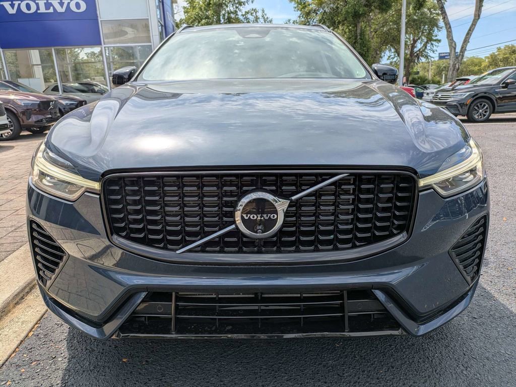 Certified 2024 Volvo XC60 T8 Plus w/ Protection Package Premier AWD/4WD image 9