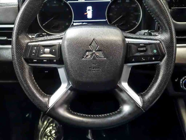 Used 2025 Mitsubishi Outlander SE AWD/4WD image 19