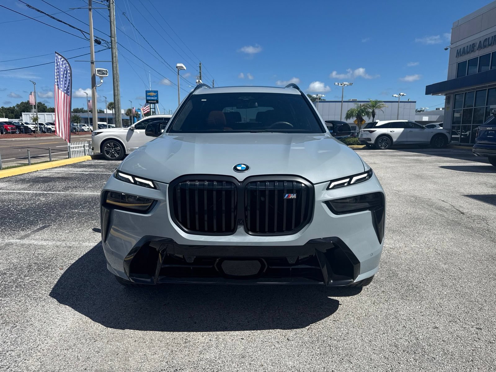Used 2025 BMW X7 M60i AWD/4WD image 3