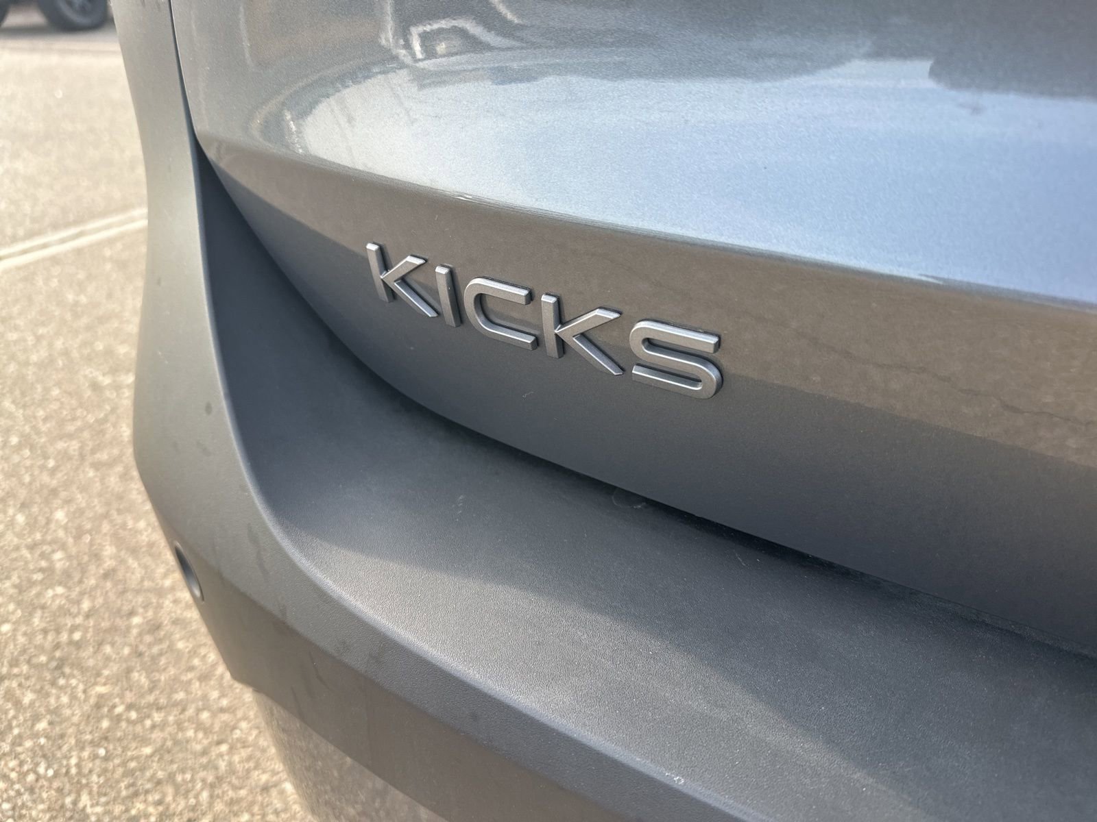 Used 2025 Nissan Kicks SV image 6